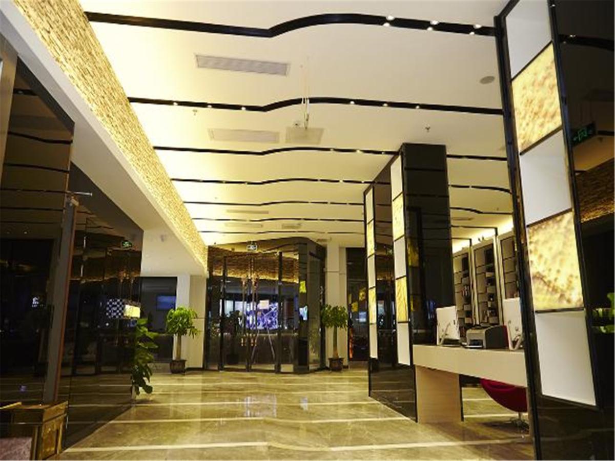Lavande Hotel Fuhuadao Branch Čung-šan Exteriér fotografie
